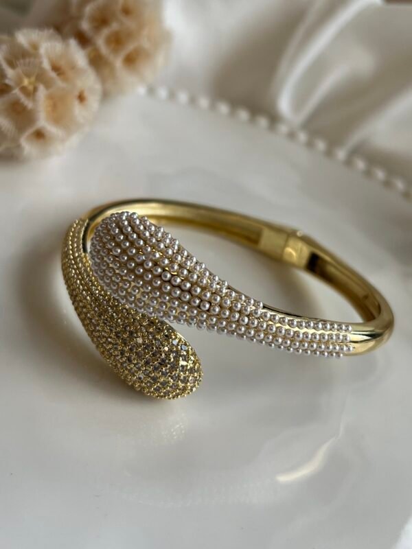 PULSERA CON ZIRCONIAS Y PERLAS