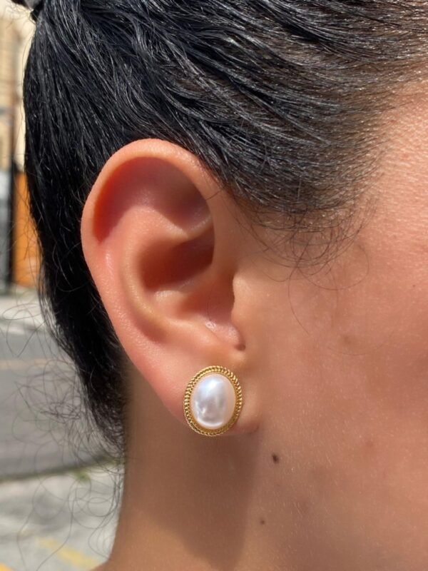 Arete de Perla Ovalada - Imagen 2